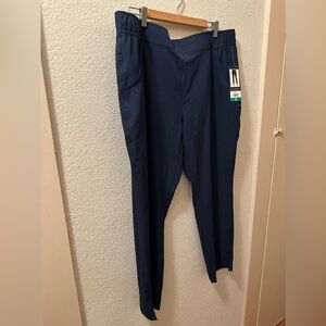 Eddie Bauer NWT Lightweight UPF 50 +Navy Women’s Traveler Ankle Pants  Size XL.